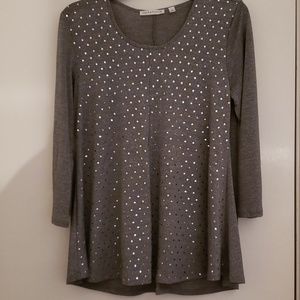 NWOT Gray Notations flowy top